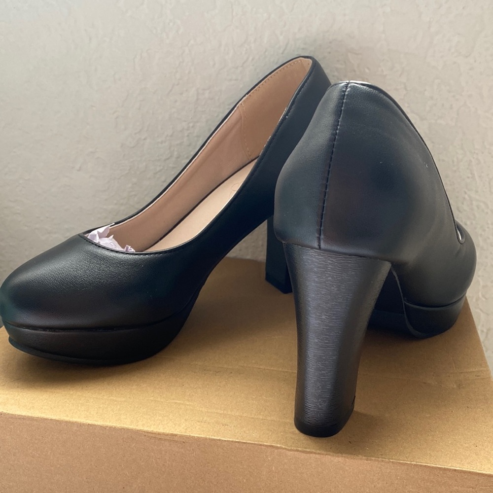 Black pumps SHEIN
